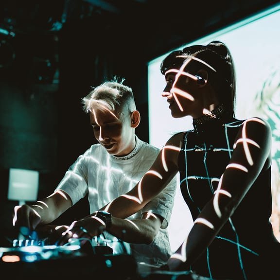 Sinjin Hawke / Zora Jones